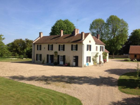 Отель Chambres d'Hôtes Grand Bouy  Берри-Буи